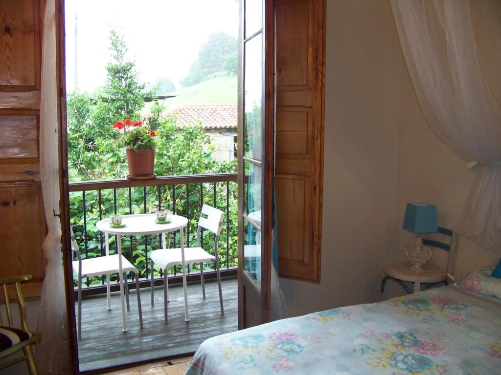 B&B El Jardin De Aes Puente Viesgo Exterior photo