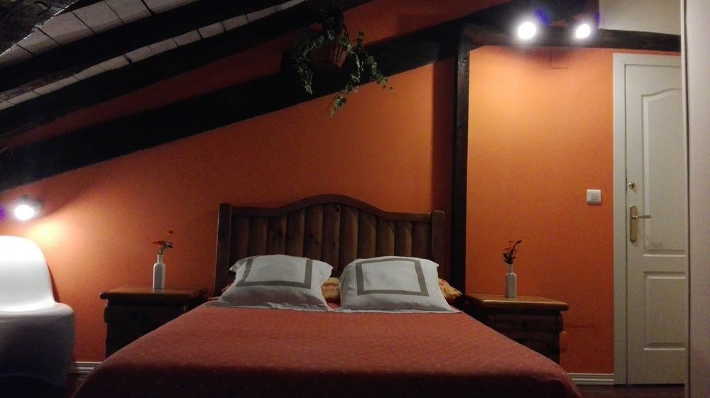 B&B El Jardin De Aes Puente Viesgo Exterior photo